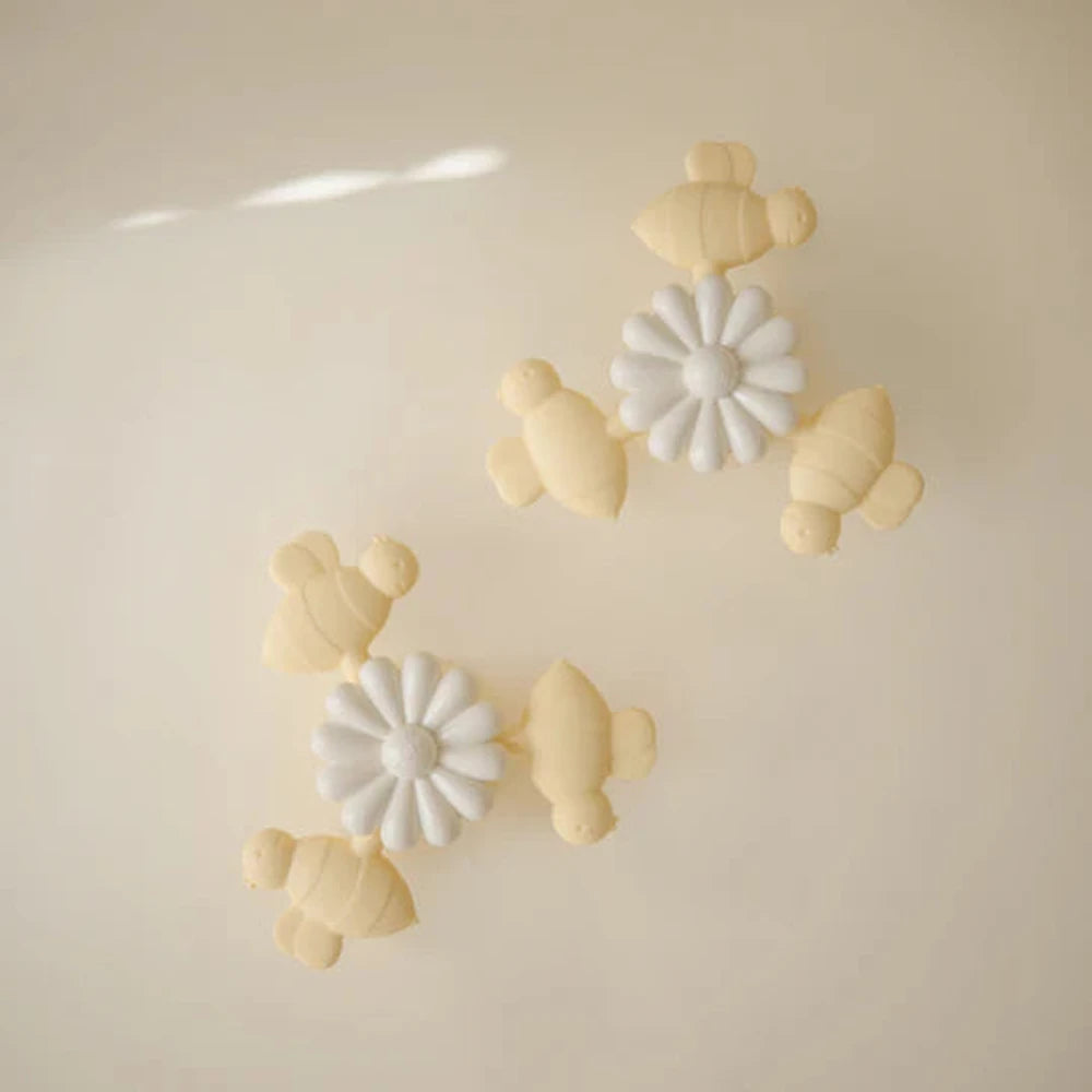 Mushie Babyspeeltje Spinner Met Zuignap - Bee