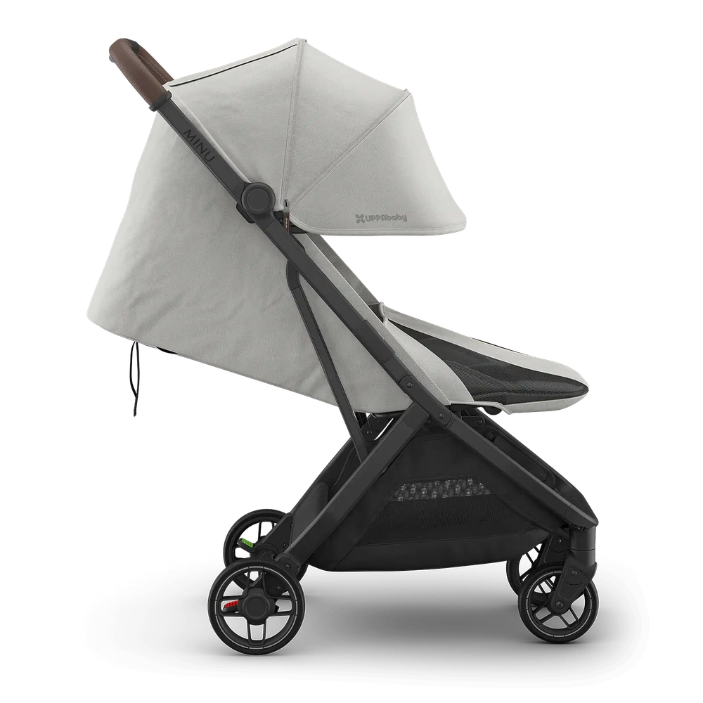 Uppababy Minu V3 Compact Stroller Savannah Pearl Gray Jacquard Carbon Frame Met Kastanje Bruin Leer