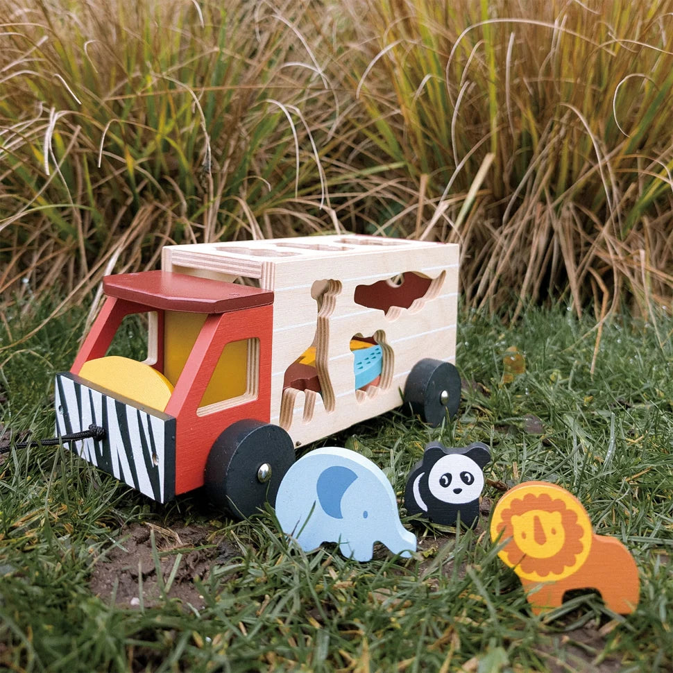Mentari Vormenstoof - Safari Truck
